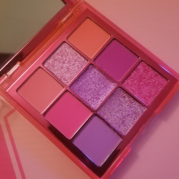 HUDA BEAUTY Other - 🆕️Huda Neon Obsessions Palette